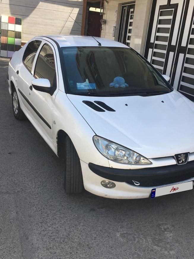 پژو ۲۰۶ صندوق دار v8 - 1390