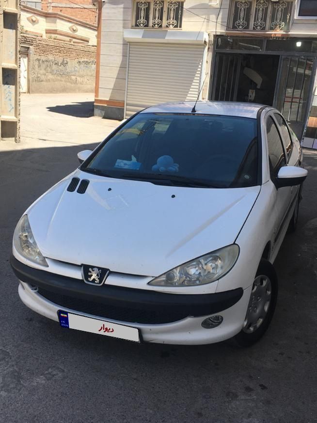 پژو ۲۰۶ صندوق دار v8 - 1390