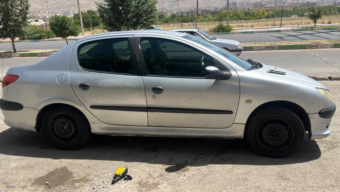 پژو ۲۰۶ صندوق دار v8 - 1386