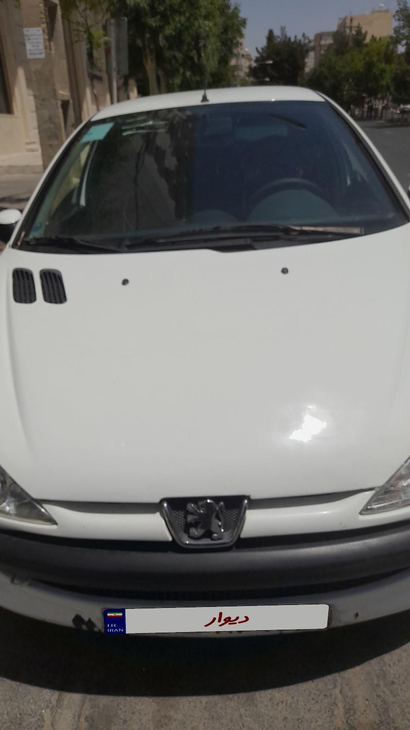 پژو ۲۰۶ صندوق دار v8 - 1397