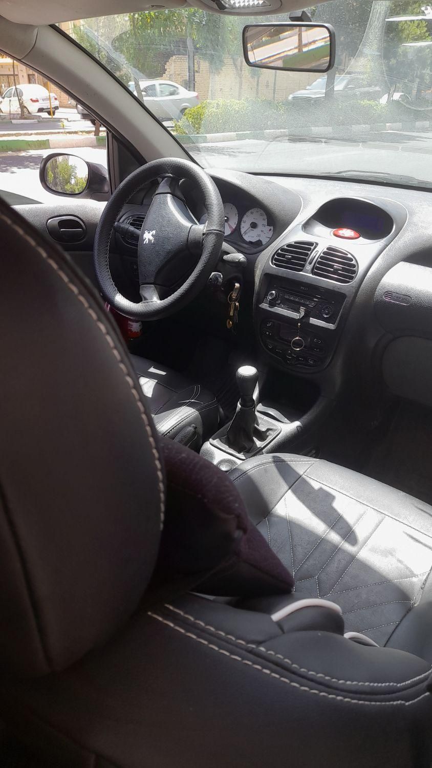 پژو ۲۰۶ صندوق دار v8 - 1397