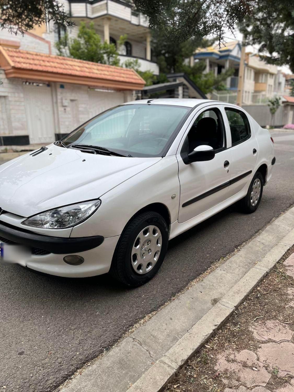 پژو ۲۰۶ صندوق دار v8 - 1393