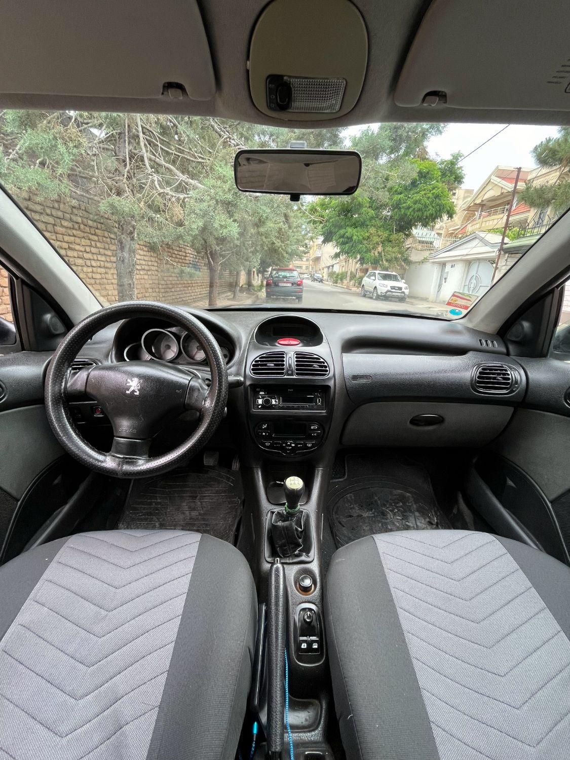 پژو ۲۰۶ صندوق دار v8 - 1393