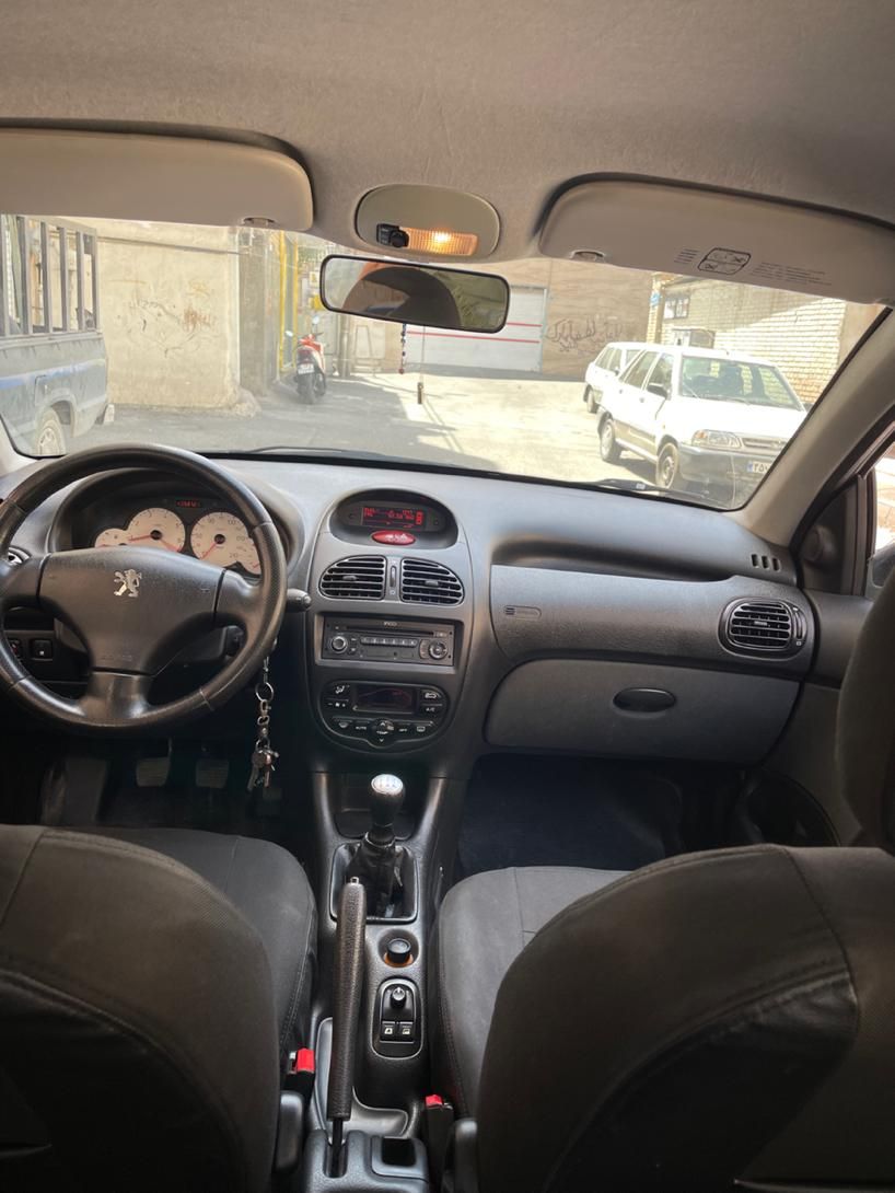 پژو ۲۰۶ صندوق دار v8 - 1398