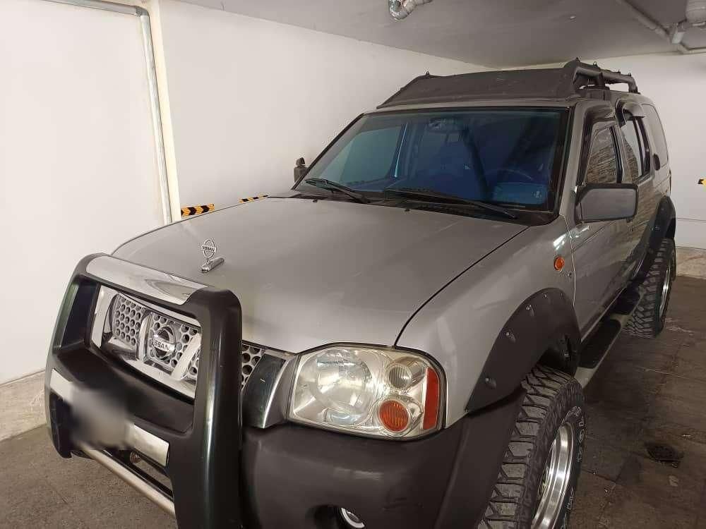 نیسان رونیز دنده‌ای - 2005