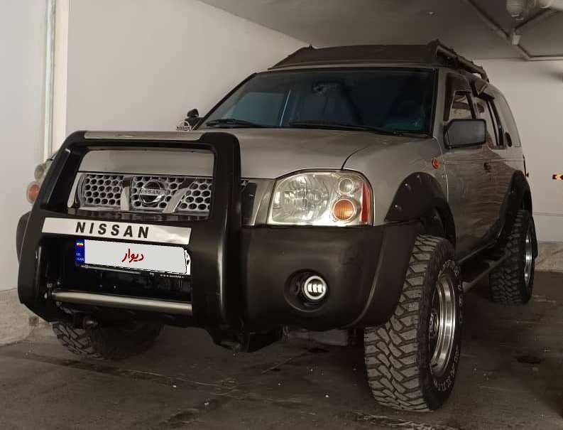 نیسان رونیز دنده‌ای - 2005