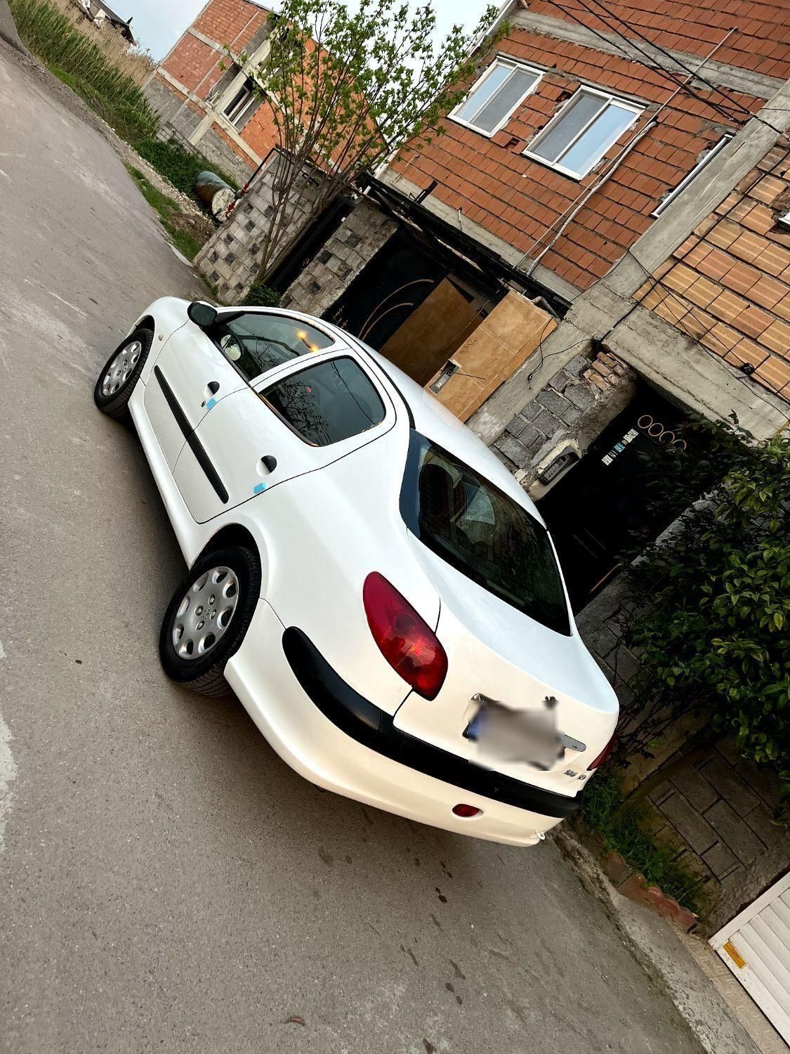پژو ۲۰۶ صندوق دار v8 - 1394