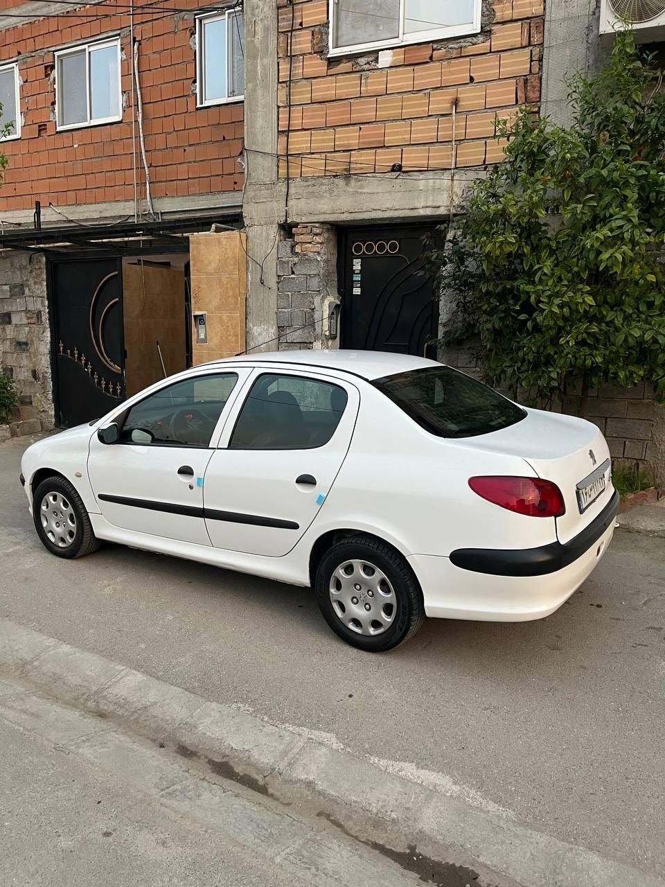 پژو ۲۰۶ صندوق دار v8 - 1394