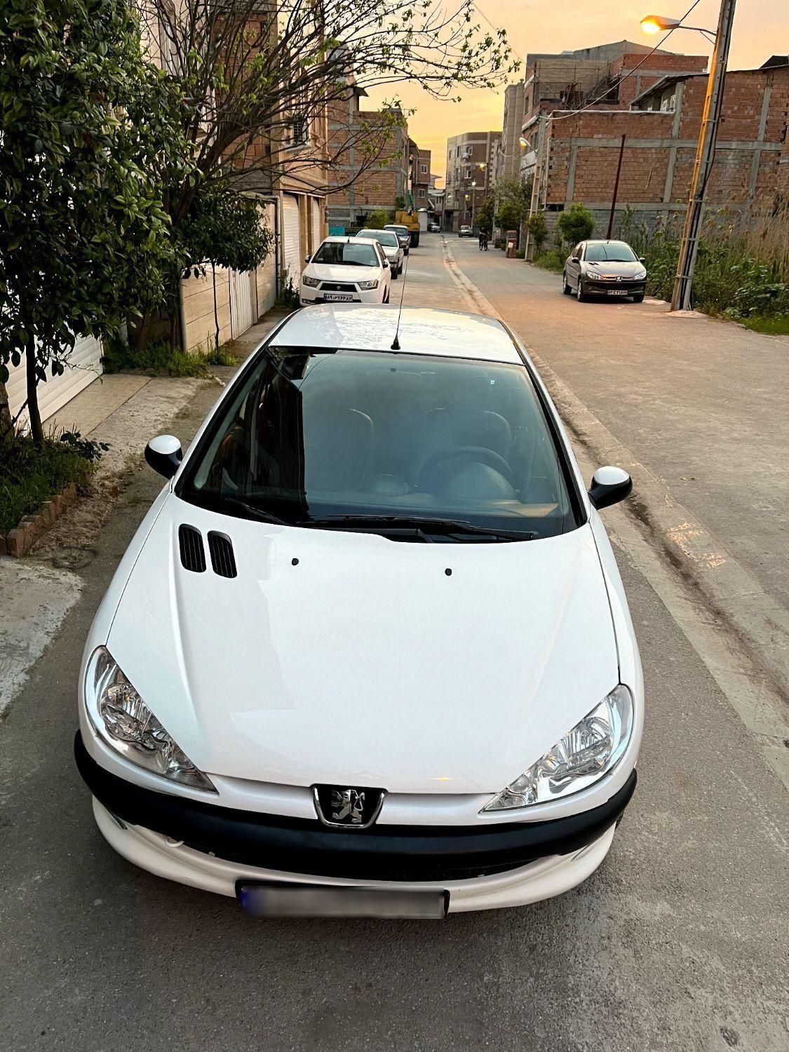 پژو ۲۰۶ صندوق دار v8 - 1394