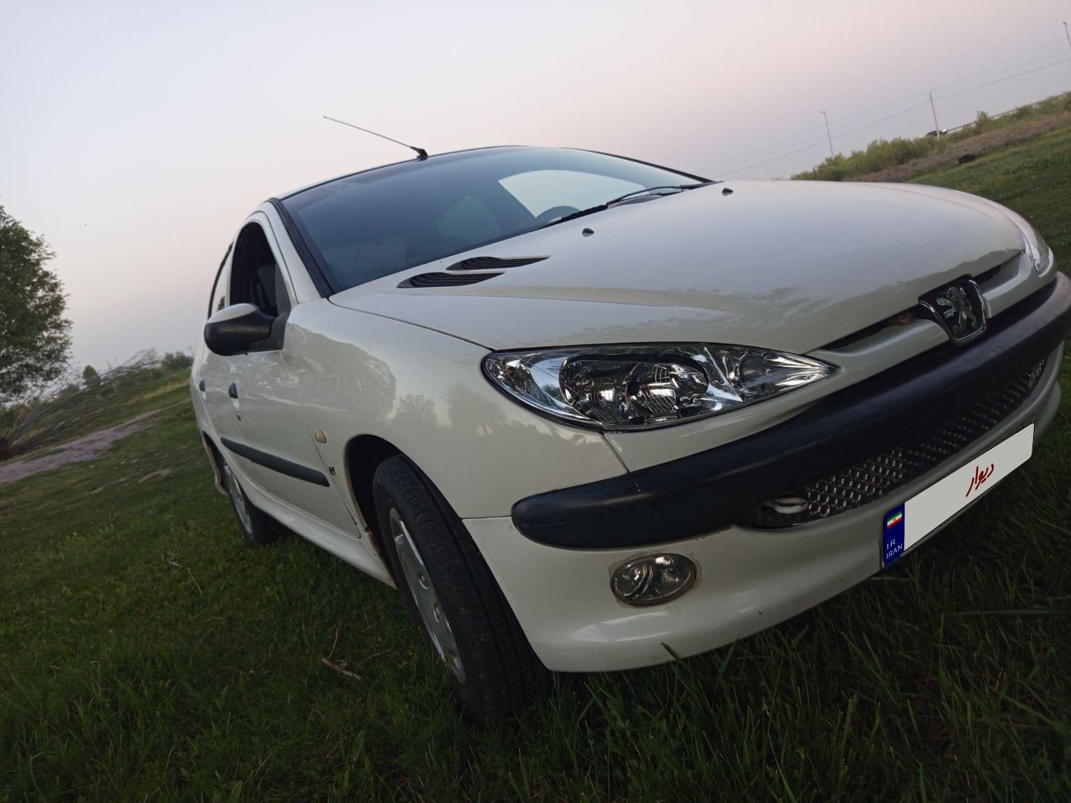 پژو ۲۰۶ صندوق دار v8 - 1390