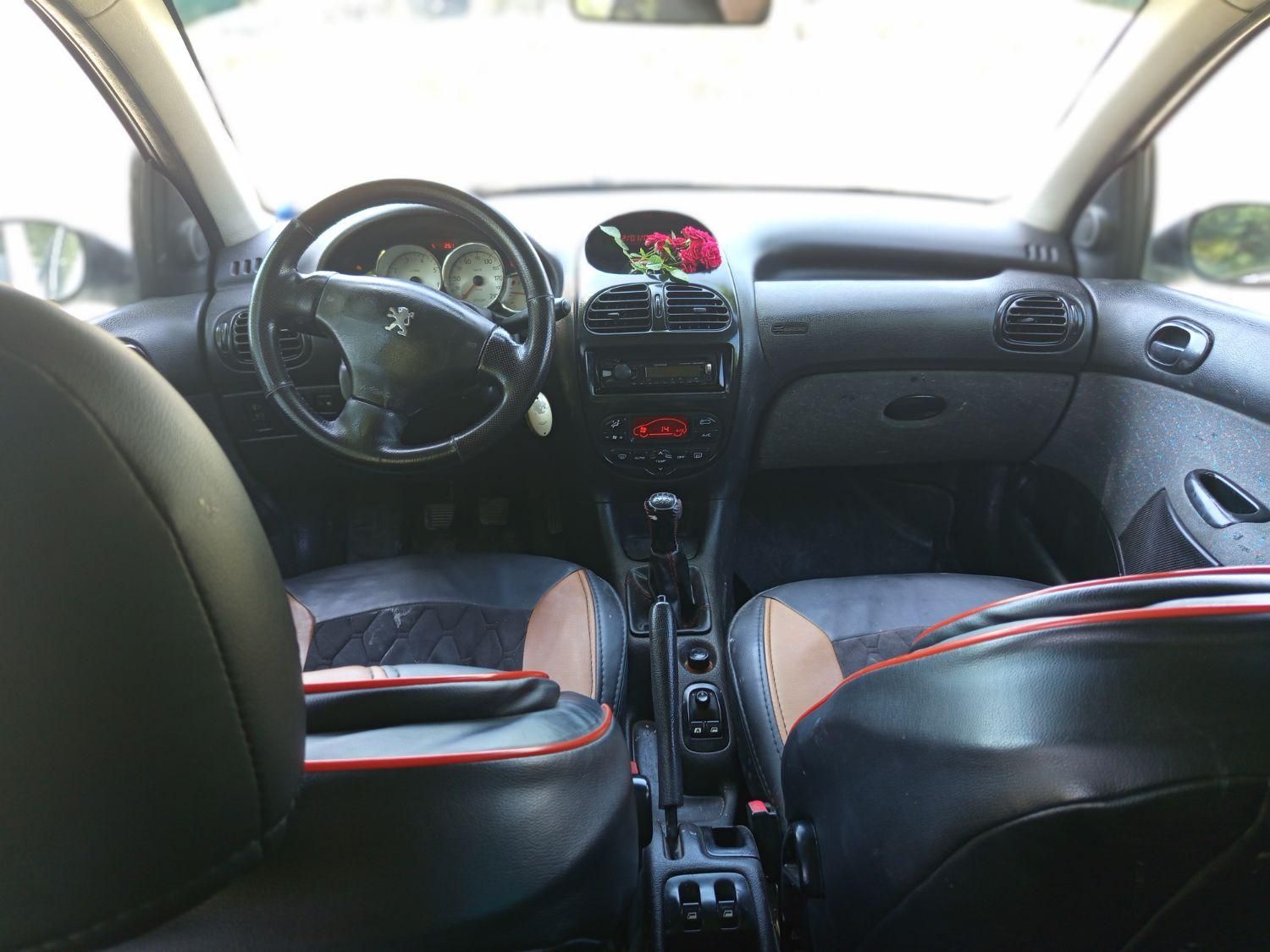 پژو ۲۰۶ صندوق دار v8 - 1390