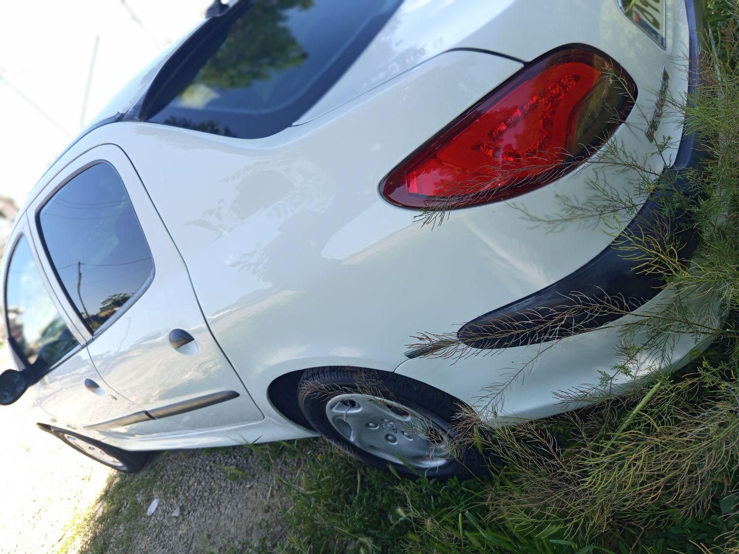 پژو ۲۰۶ صندوق دار v8 - 1390