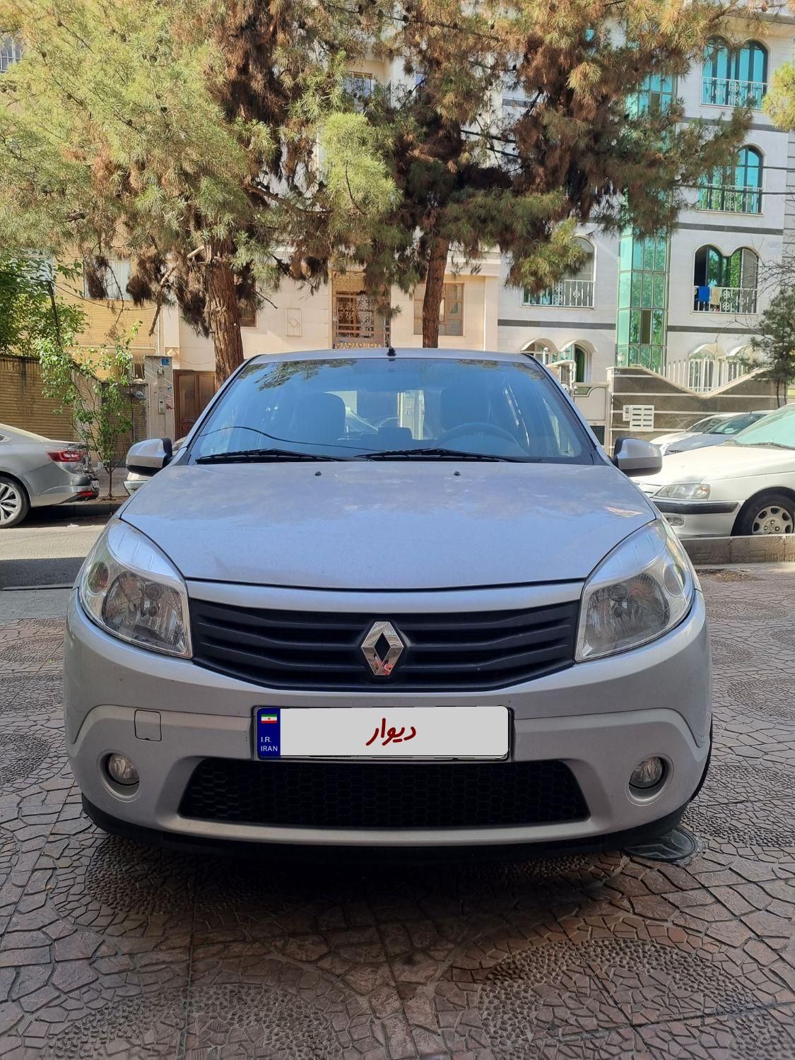 خودرو رنو، ساندرو آگهی ann_18463620