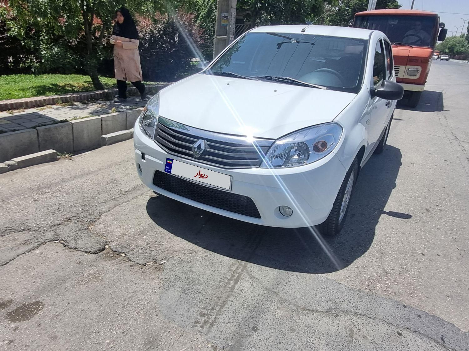 خودرو رنو، ساندرو آگهی ann_18463918