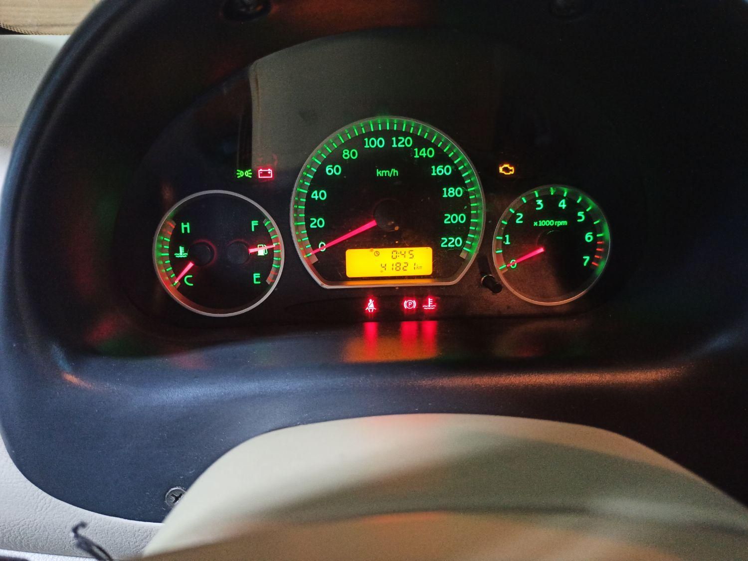 ام وی ام 110 چهار سیلندر دنده ای - 2015