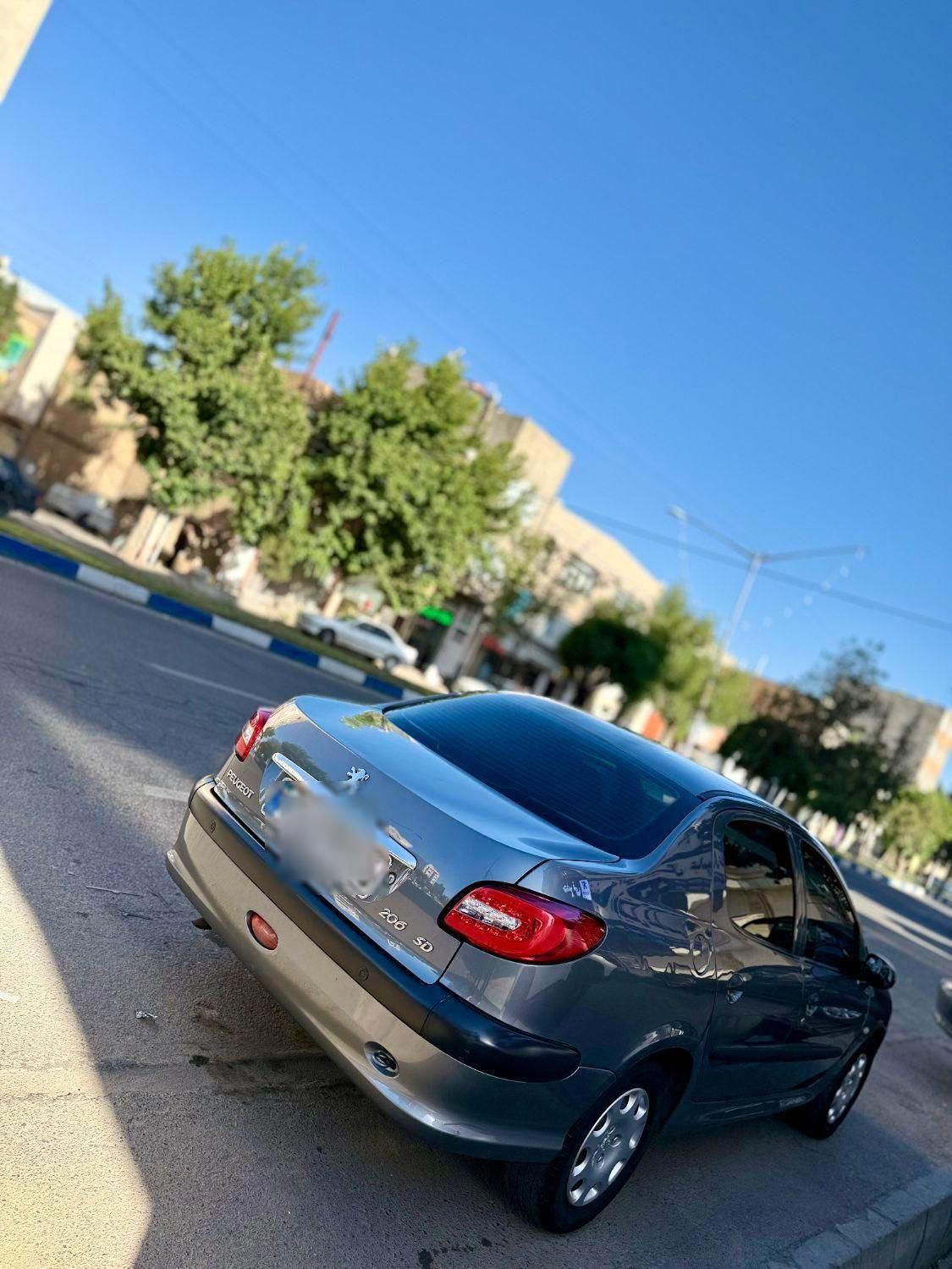 پژو ۲۰۶ صندوق دار v8 - 1393