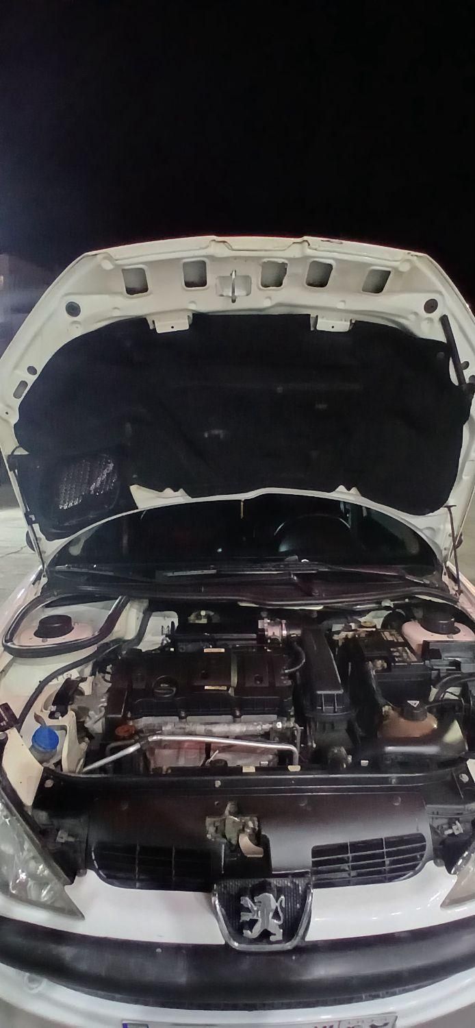 پژو ۲۰۶ صندوق دار v8 - 1394