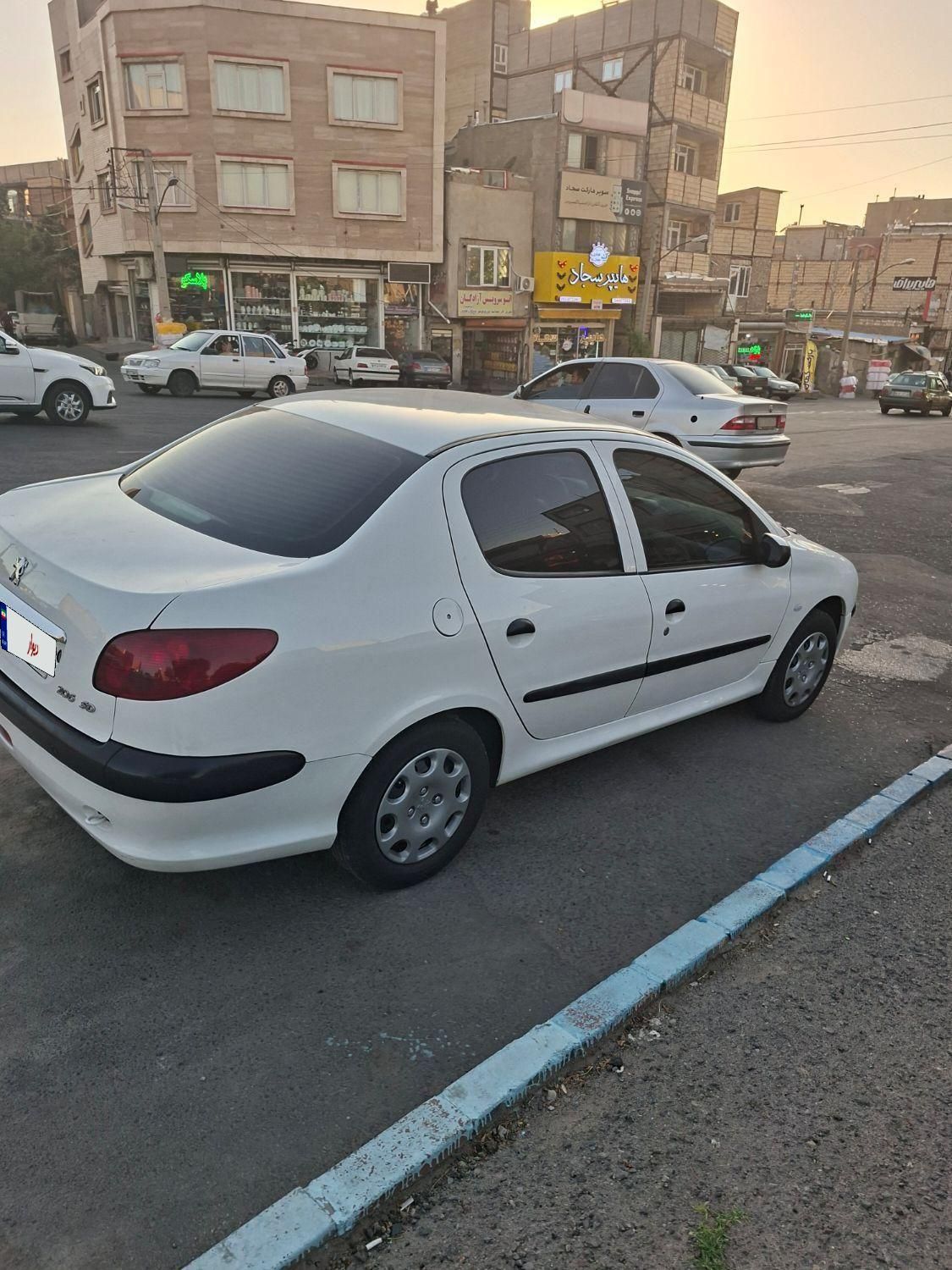 پژو ۲۰۶ صندوق دار v8 - 1395