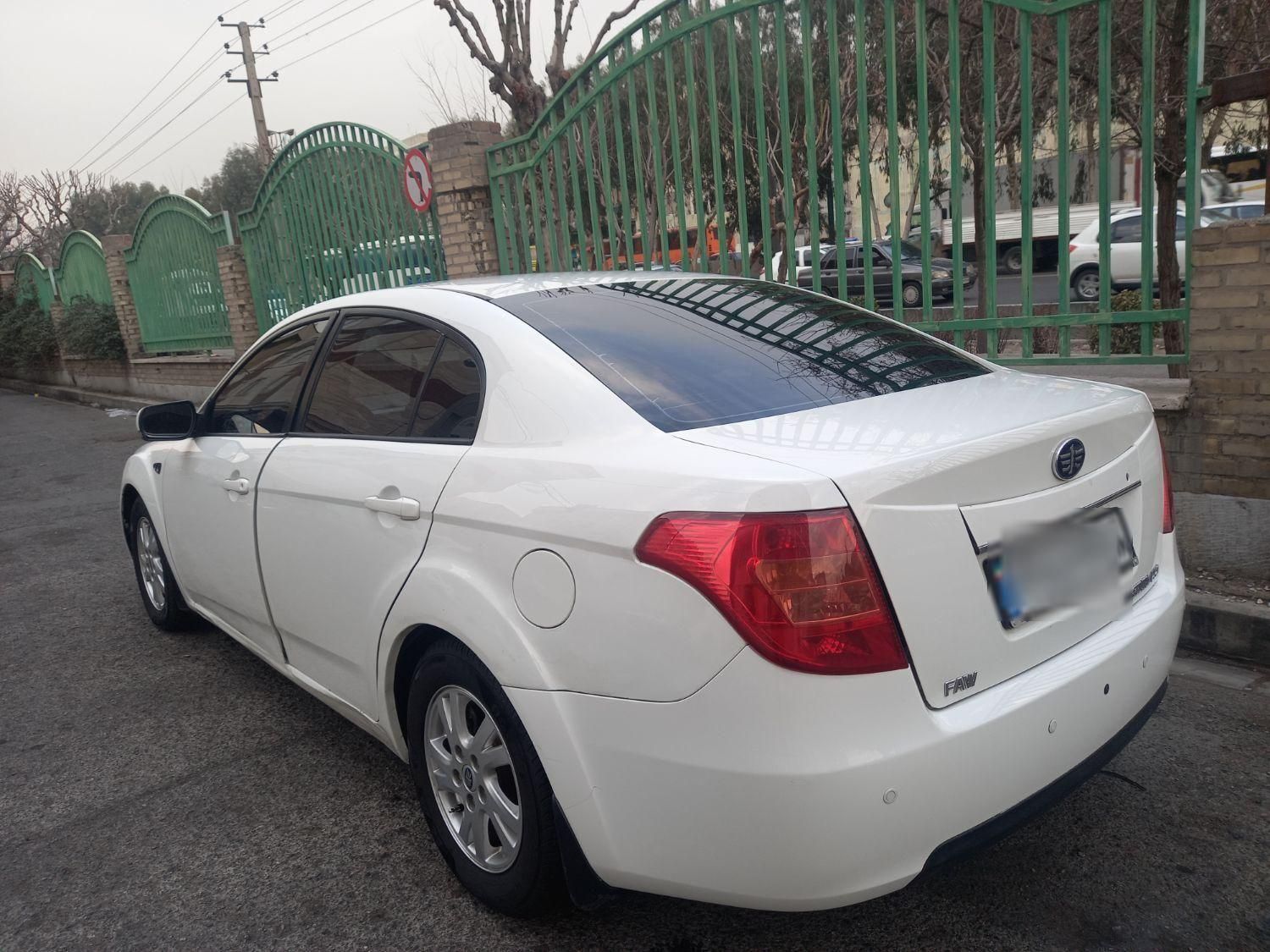 بسترن B50 اتوماتیک - 2014