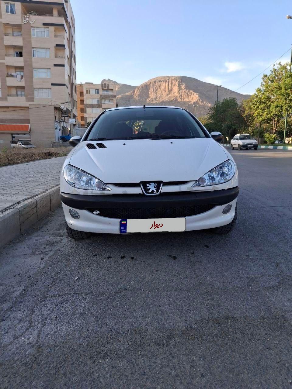 پژو ۲۰۶ صندوق دار v8 - 1390