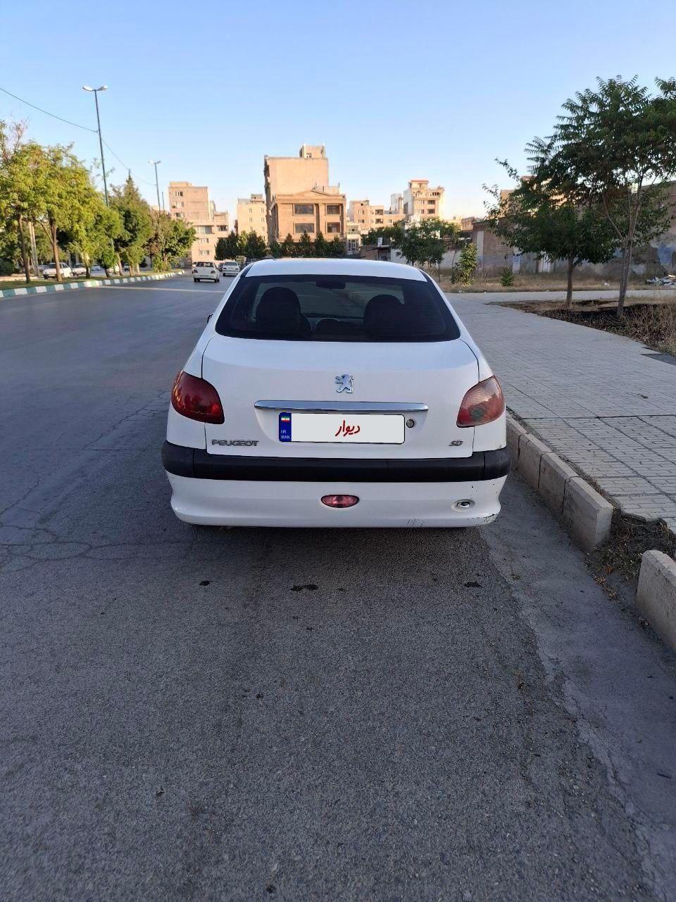پژو ۲۰۶ صندوق دار v8 - 1390
