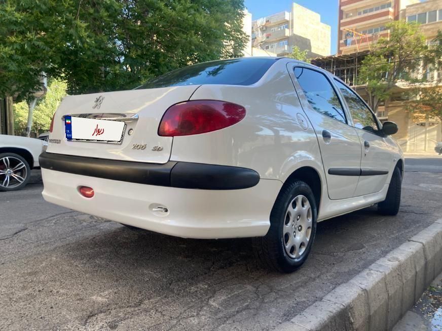 پژو ۲۰۶ صندوق دار v8 - 1399