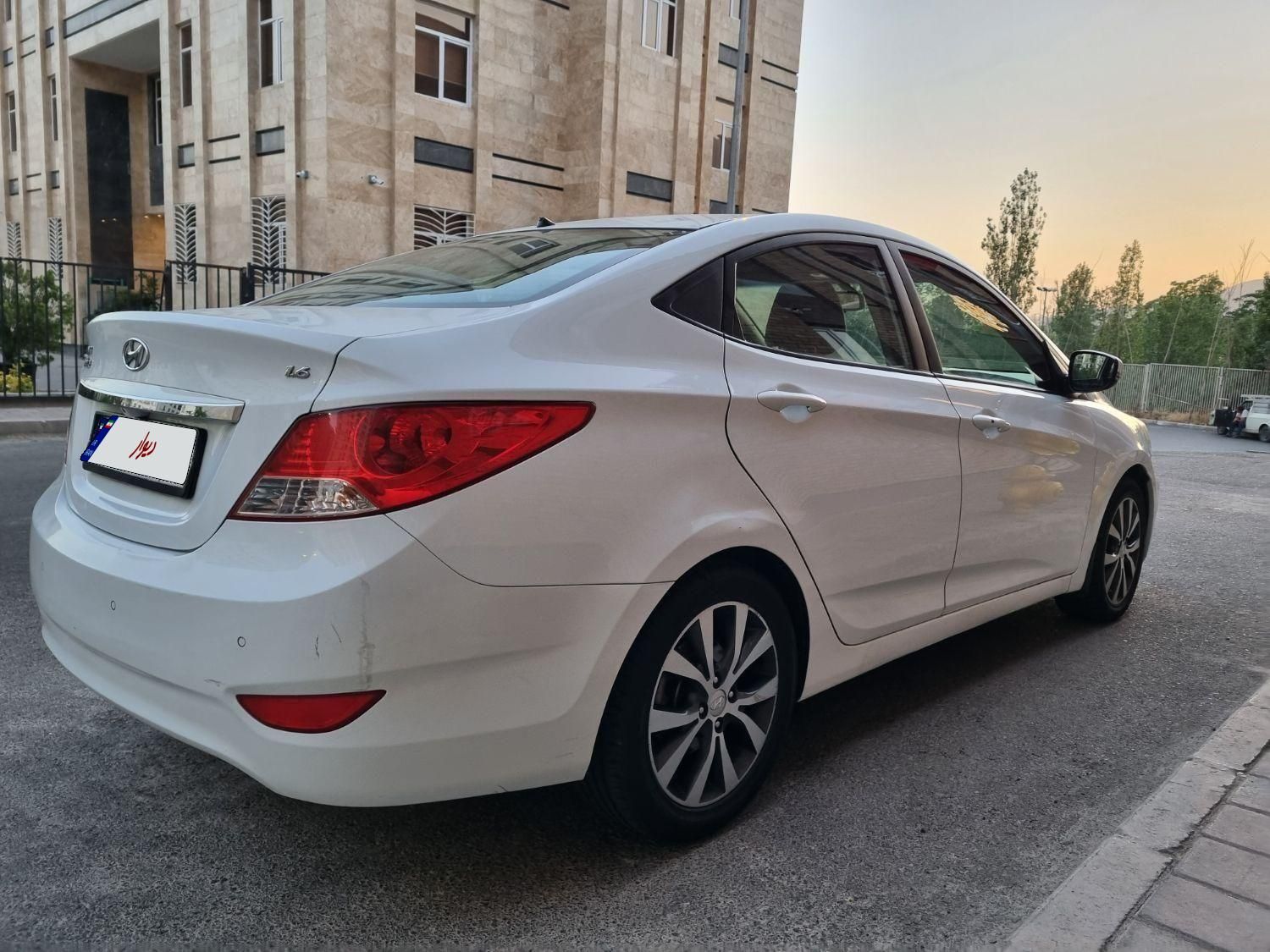 هیوندای اکسنت 1.6 لیتر بلو - 2014