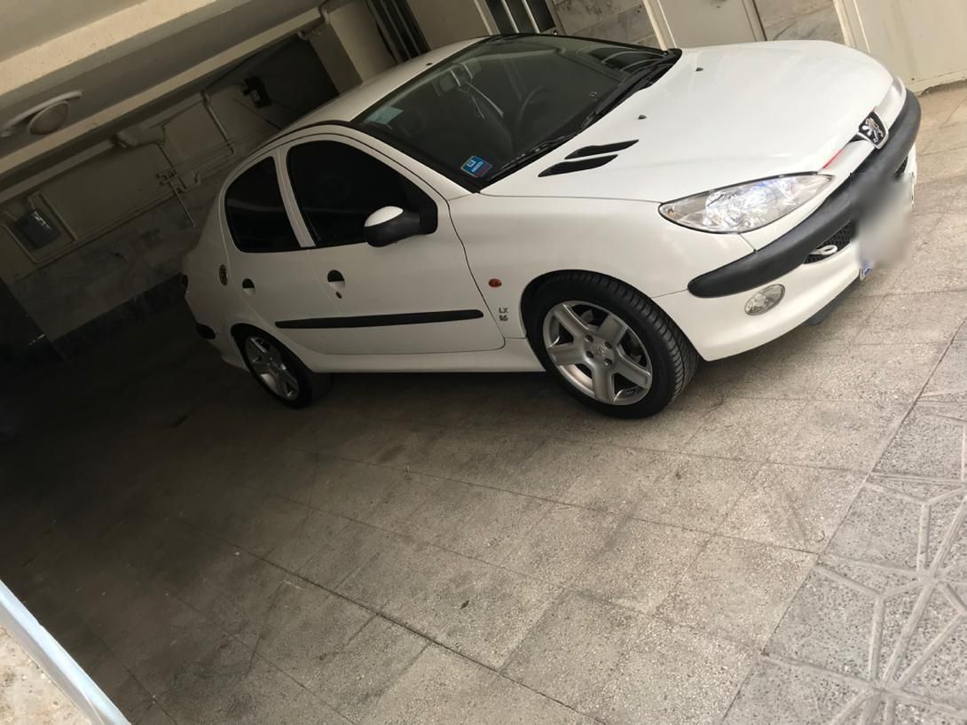 پژو ۲۰۶ صندوق دار v8 - 1396