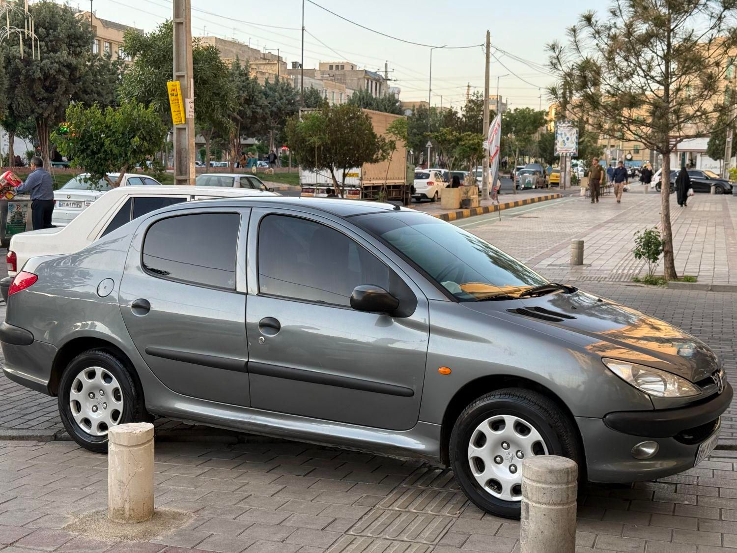 پژو ۲۰۶ صندوق دار v8 - 1386