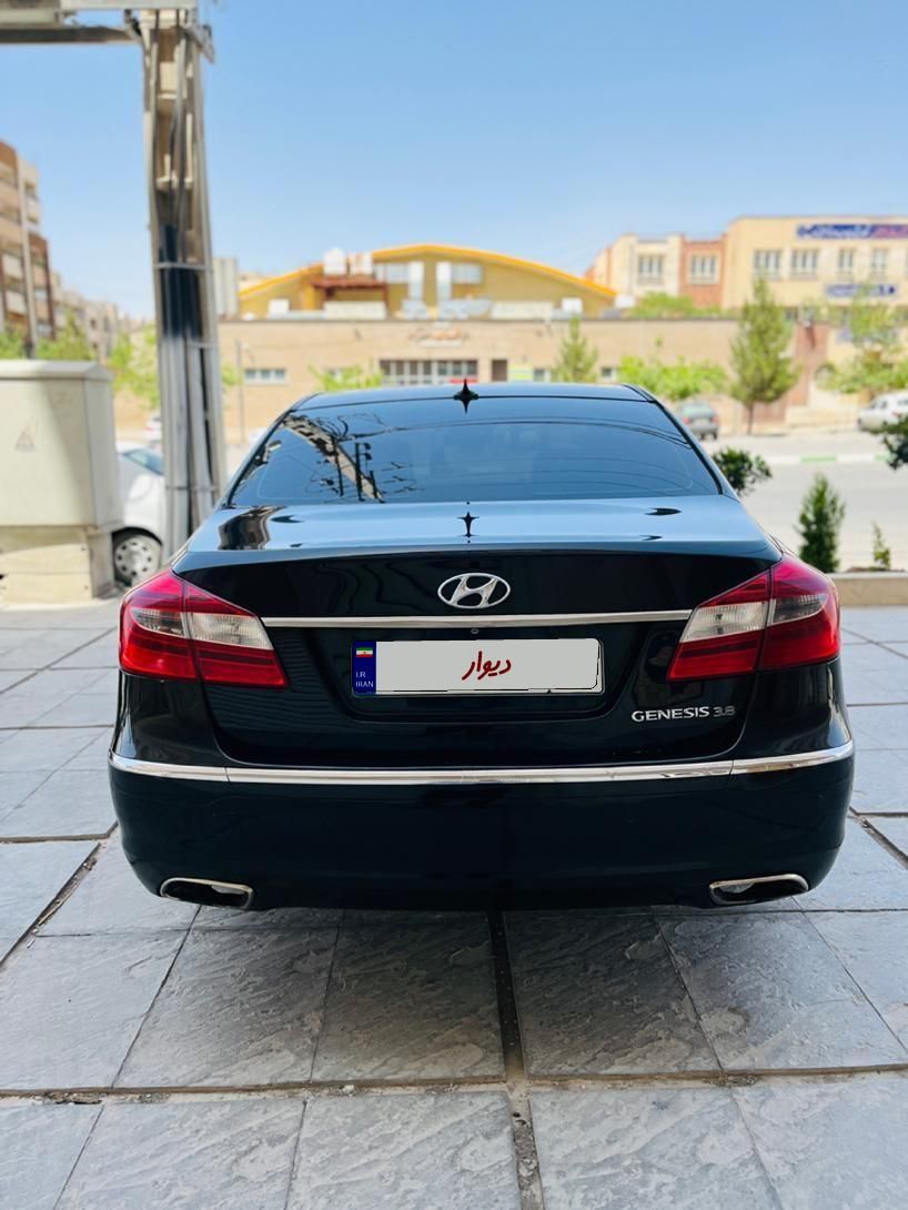هیوندای جنسیس فول - 2010