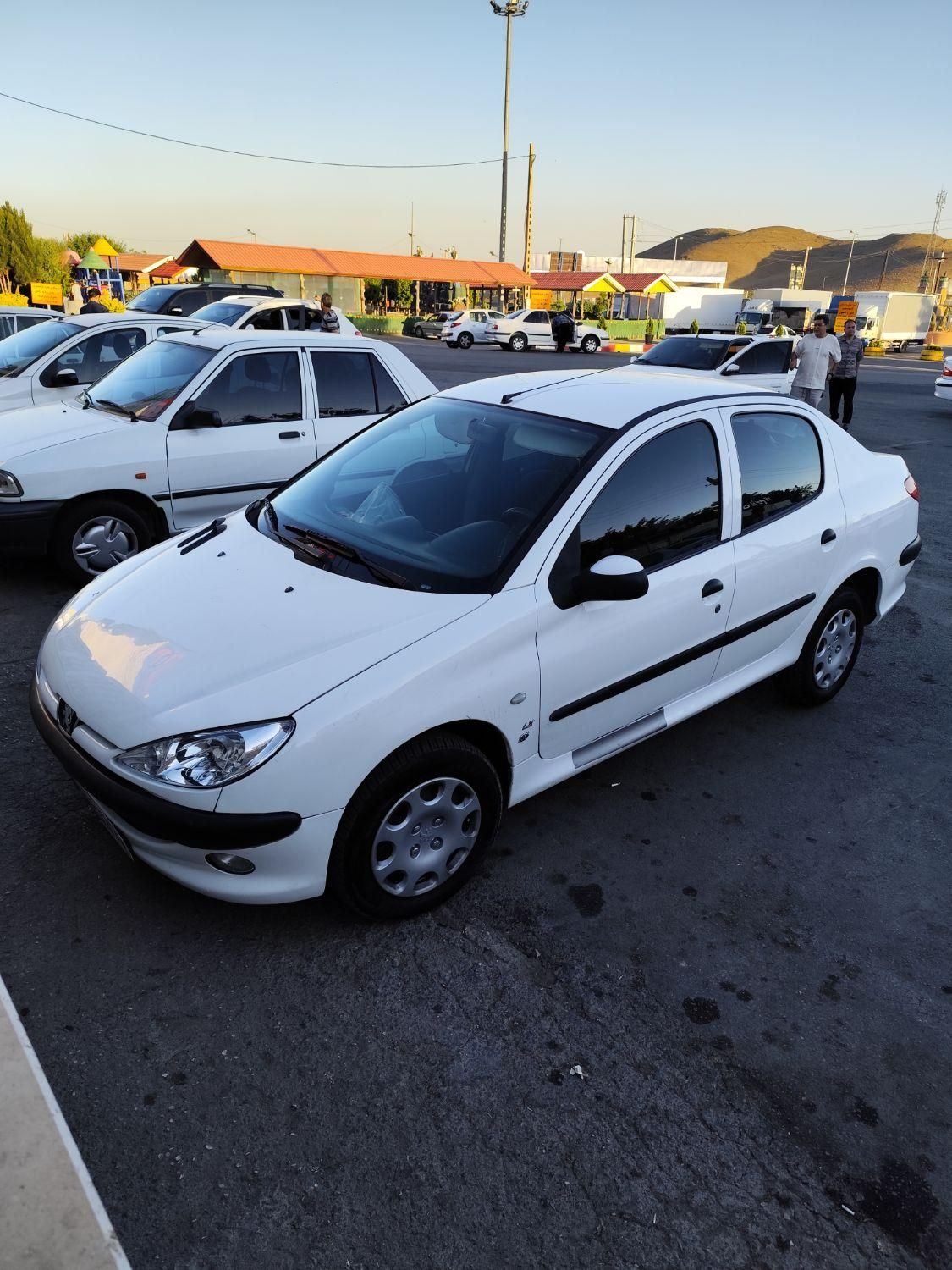 پژو ۲۰۶ صندوق دار v8 - 1396