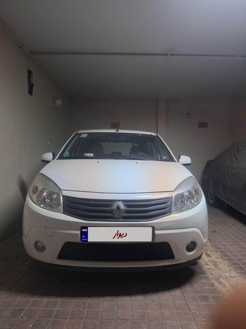 خودرو رنو، ساندرو آگهی ann_18471512