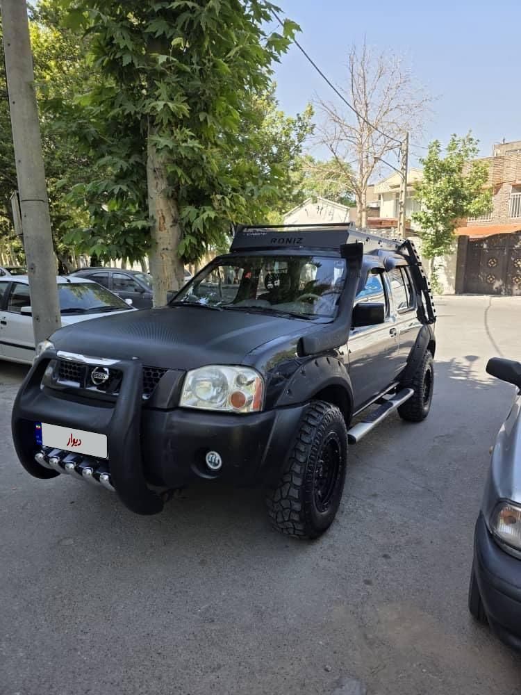 نیسان رونیز دنده‌ای - 2003