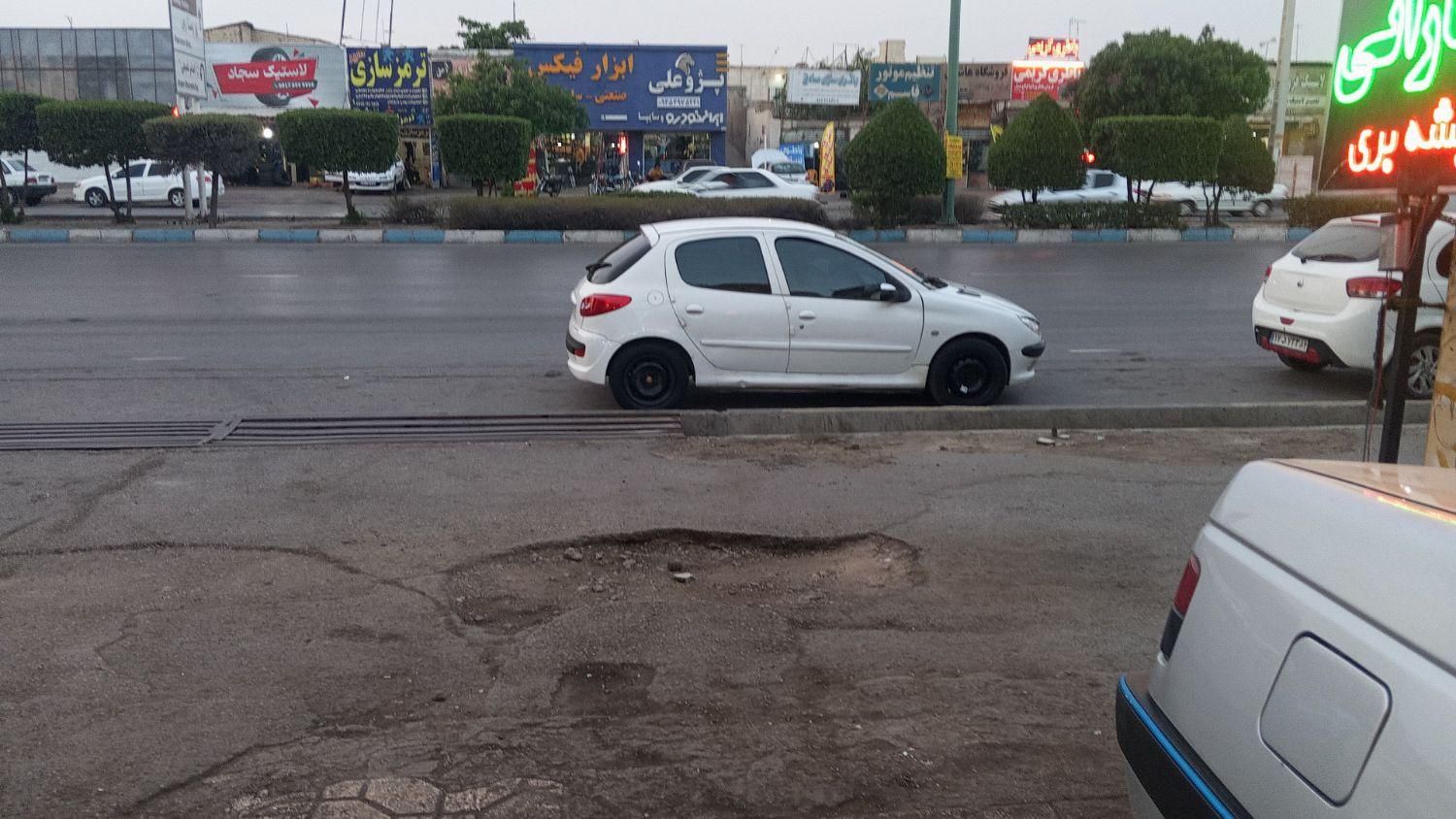 خودرو پژو، ۲۰۶ صندوق دار آگهی ann_18471602