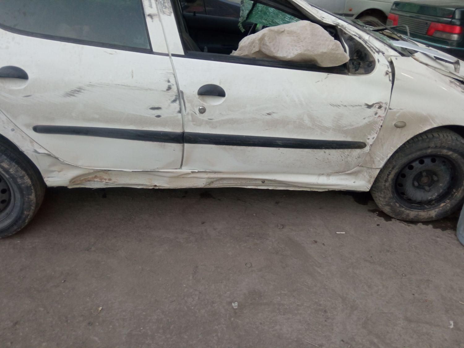 پژو ۲۰۶ صندوق دار v8 - 1395