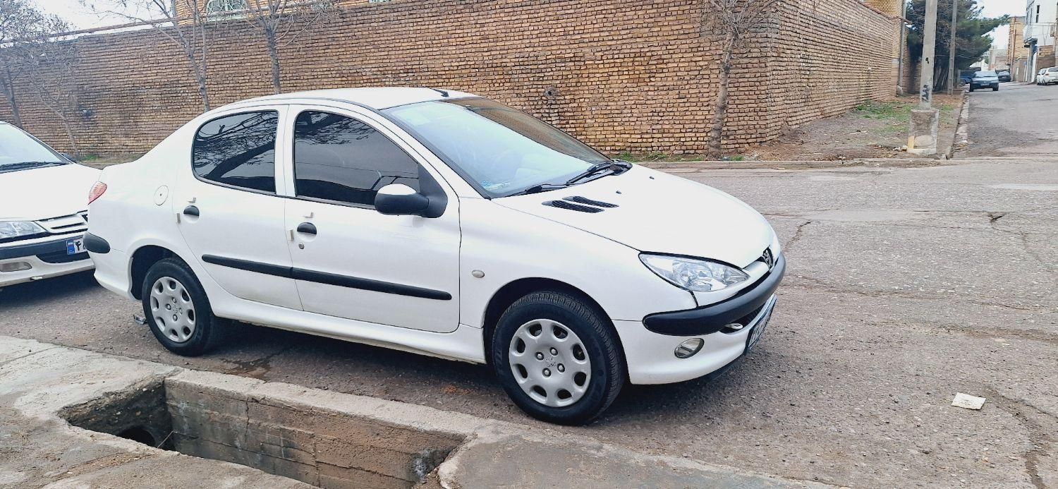 پژو ۲۰۶ صندوق دار v8 - 1397