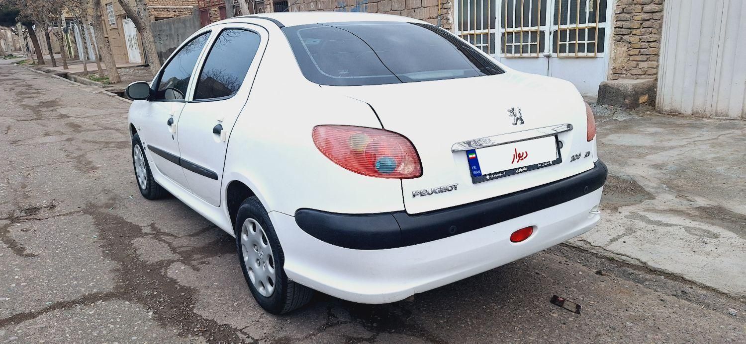 پژو ۲۰۶ صندوق دار v8 - 1397