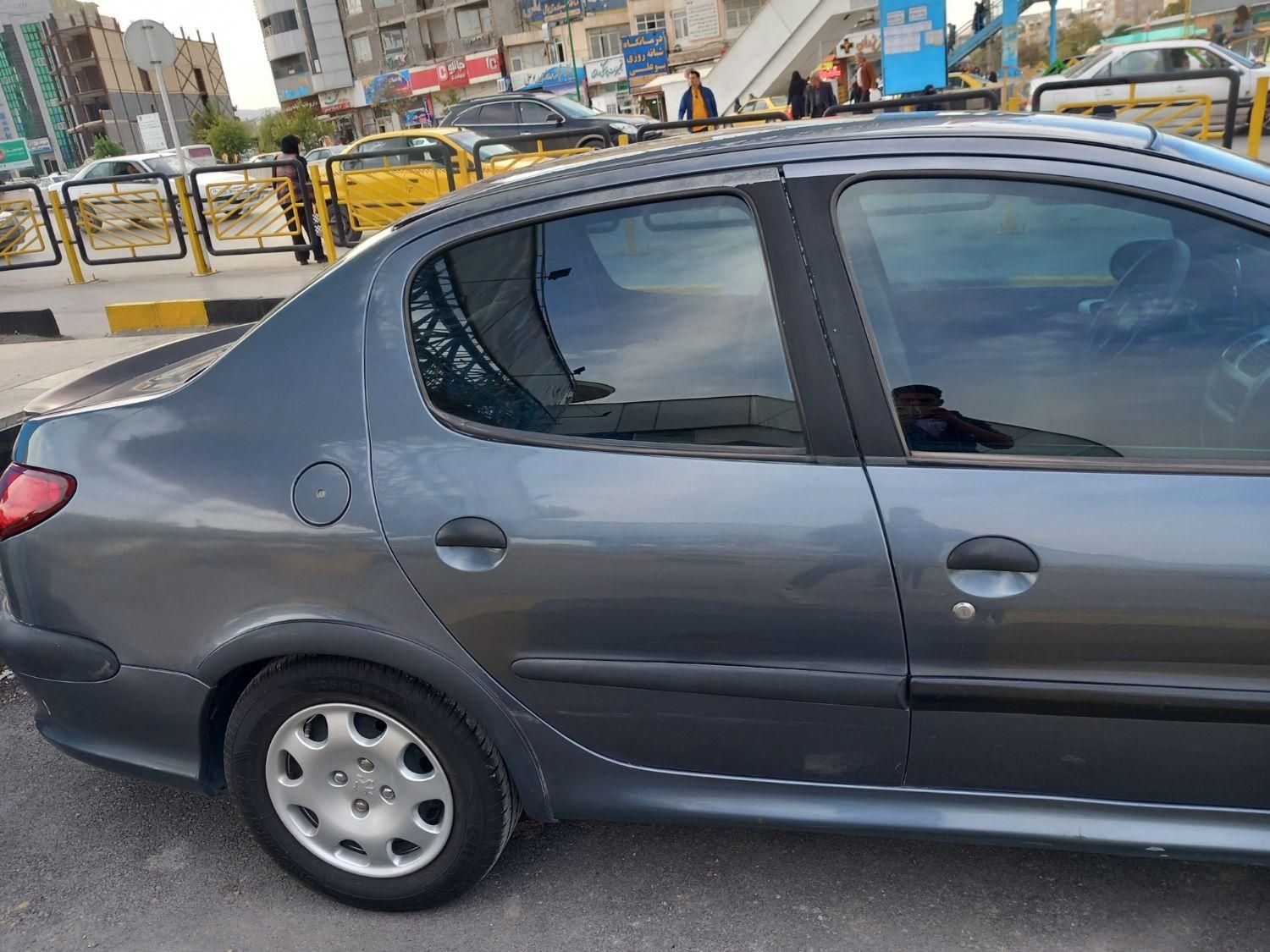 پژو ۲۰۶ صندوق دار v8 - 1390