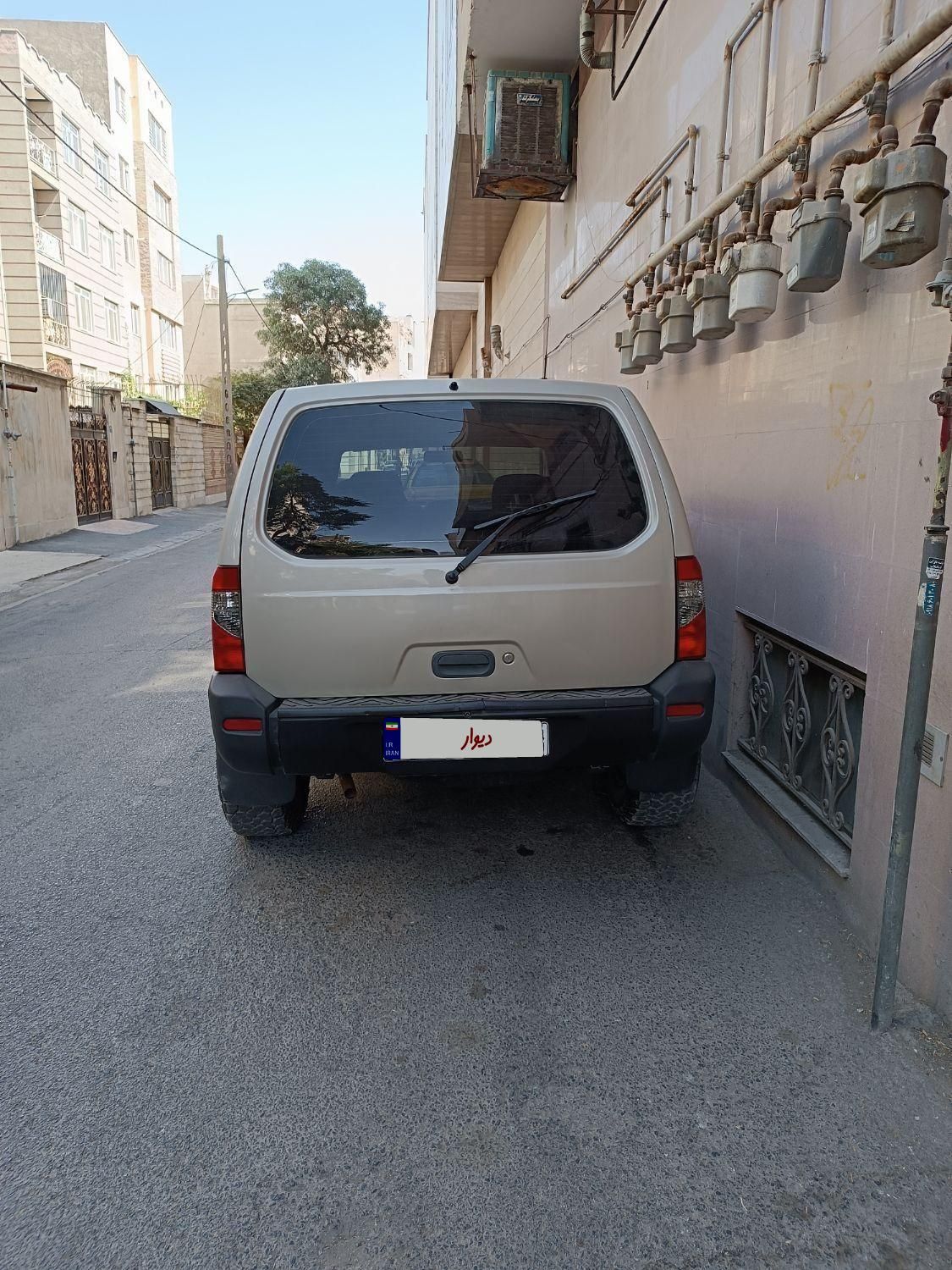 نیسان رونیز دنده‌ای - 2007