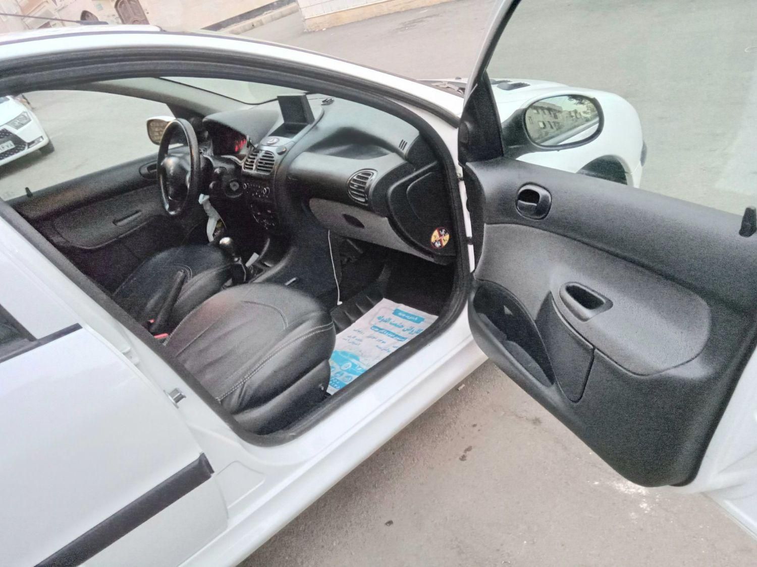 پژو ۲۰۶ صندوق دار v8 - 1397