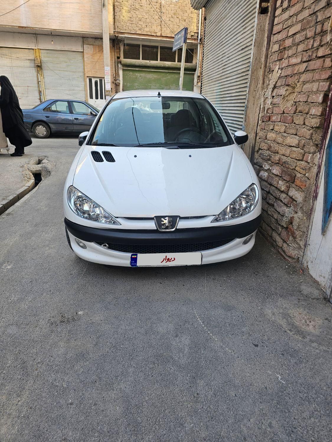 پژو ۲۰۶ صندوق دار v8 - 1396