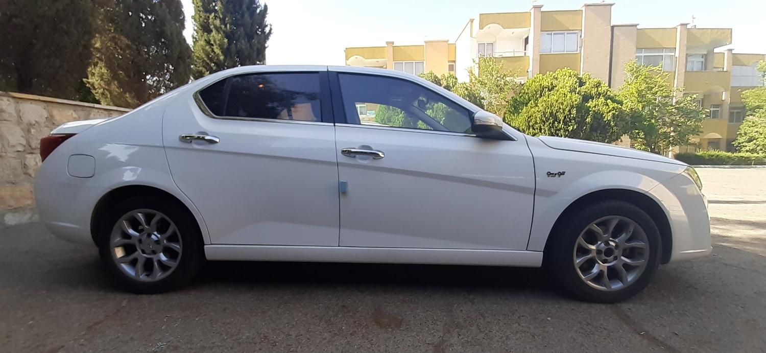دنا پلاس توربو اتوماتیک - 1402