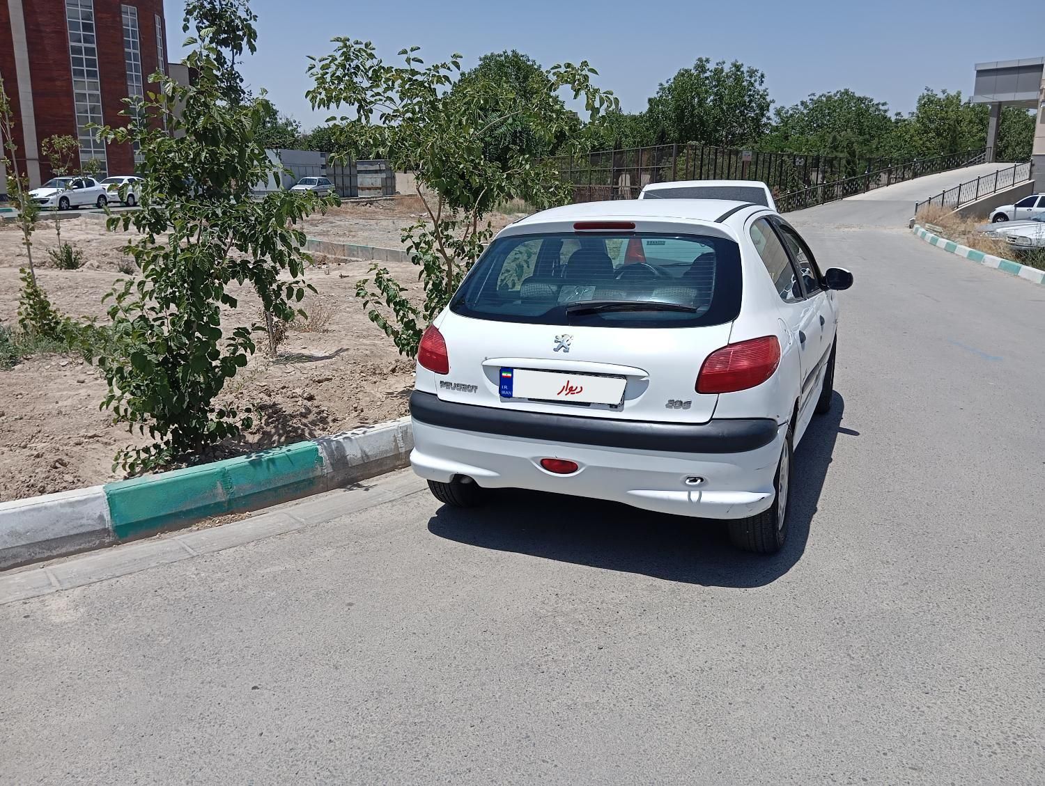 پژو 206 تیپ 3 - 1390