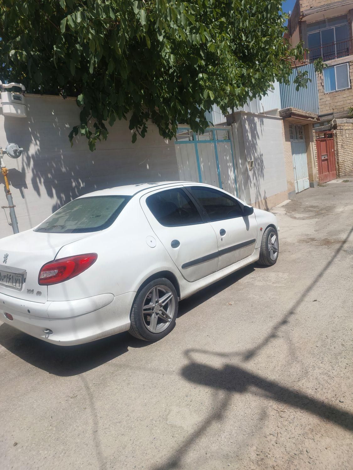 پژو ۲۰۶ صندوق دار v8 - 1390