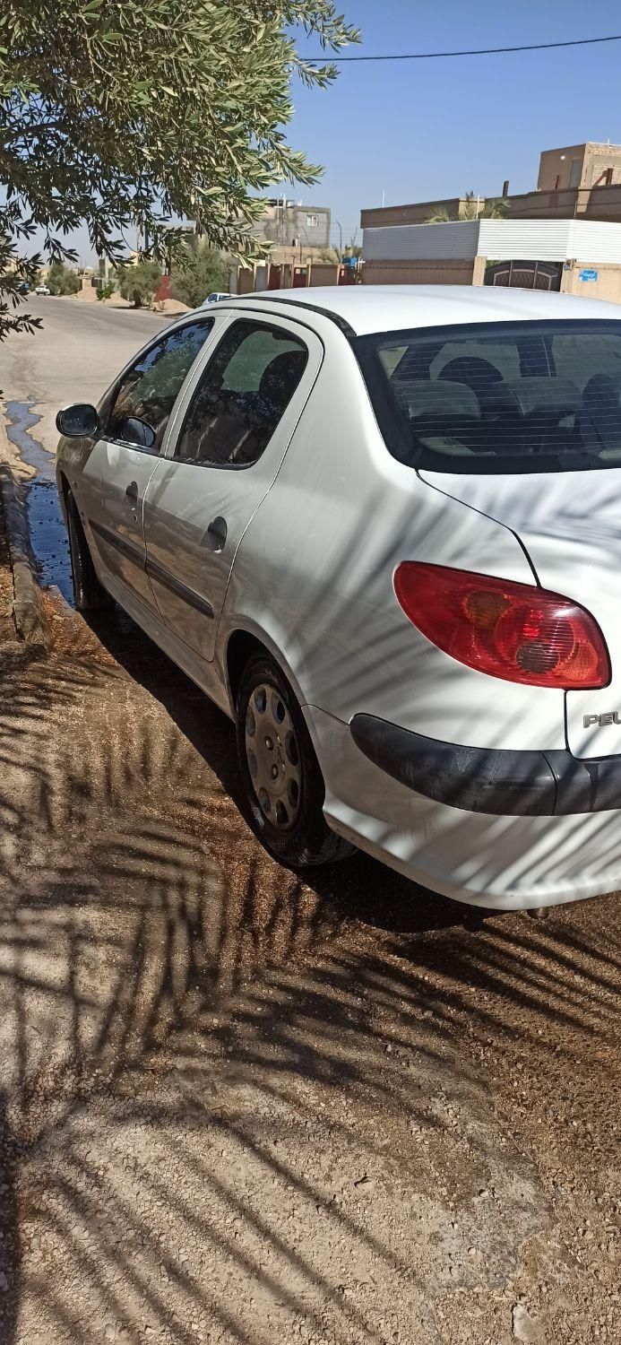 پژو ۲۰۶ صندوق دار v8 - 1395