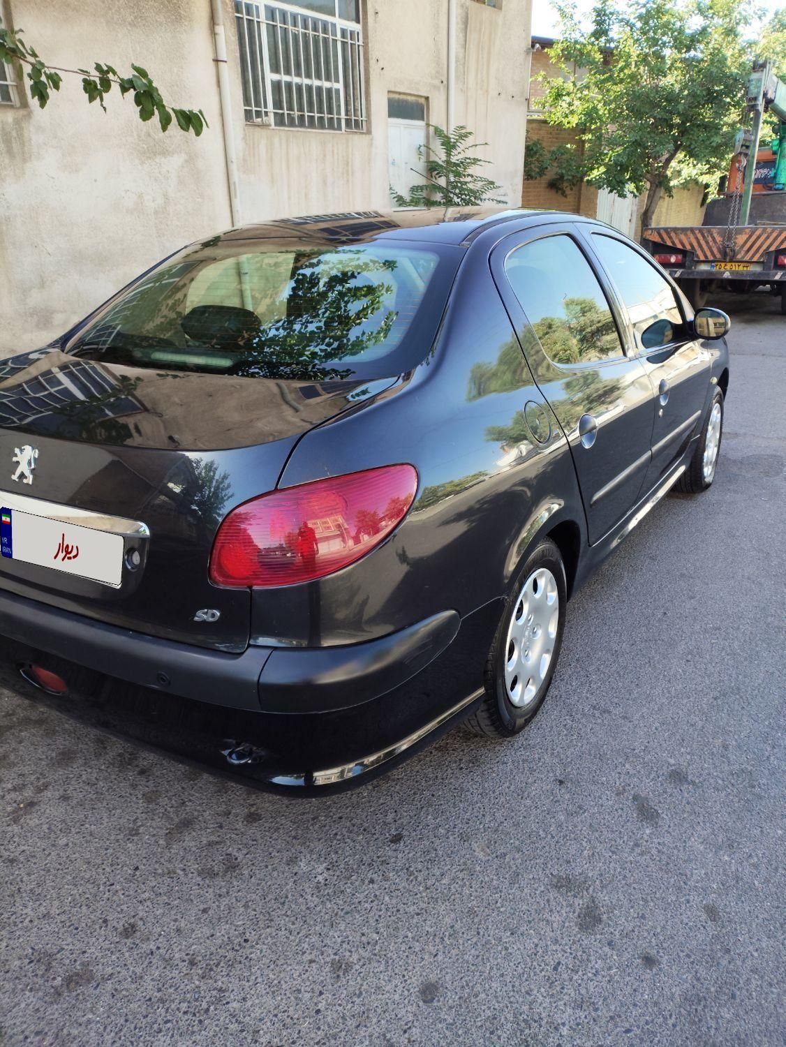 پژو ۲۰۶ صندوق دار v8 - 1392