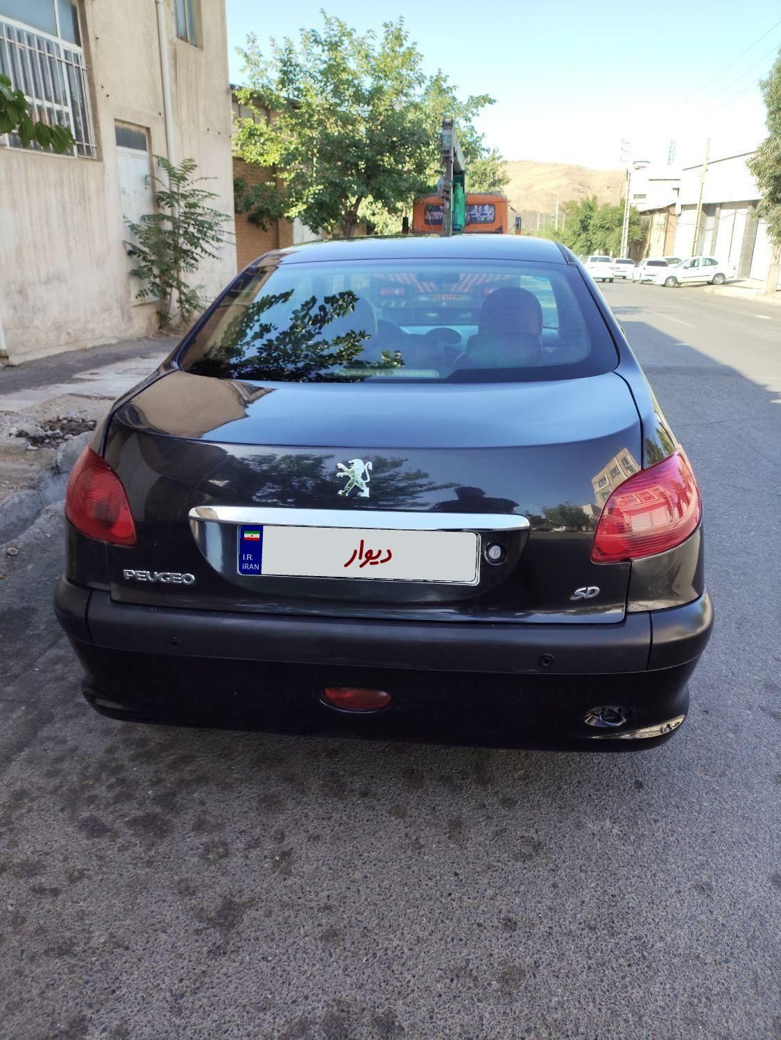 پژو ۲۰۶ صندوق دار v8 - 1392