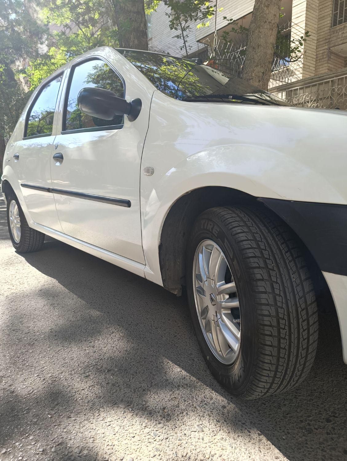 خودرو رنو، پارس تندر آگهی ann_18477579