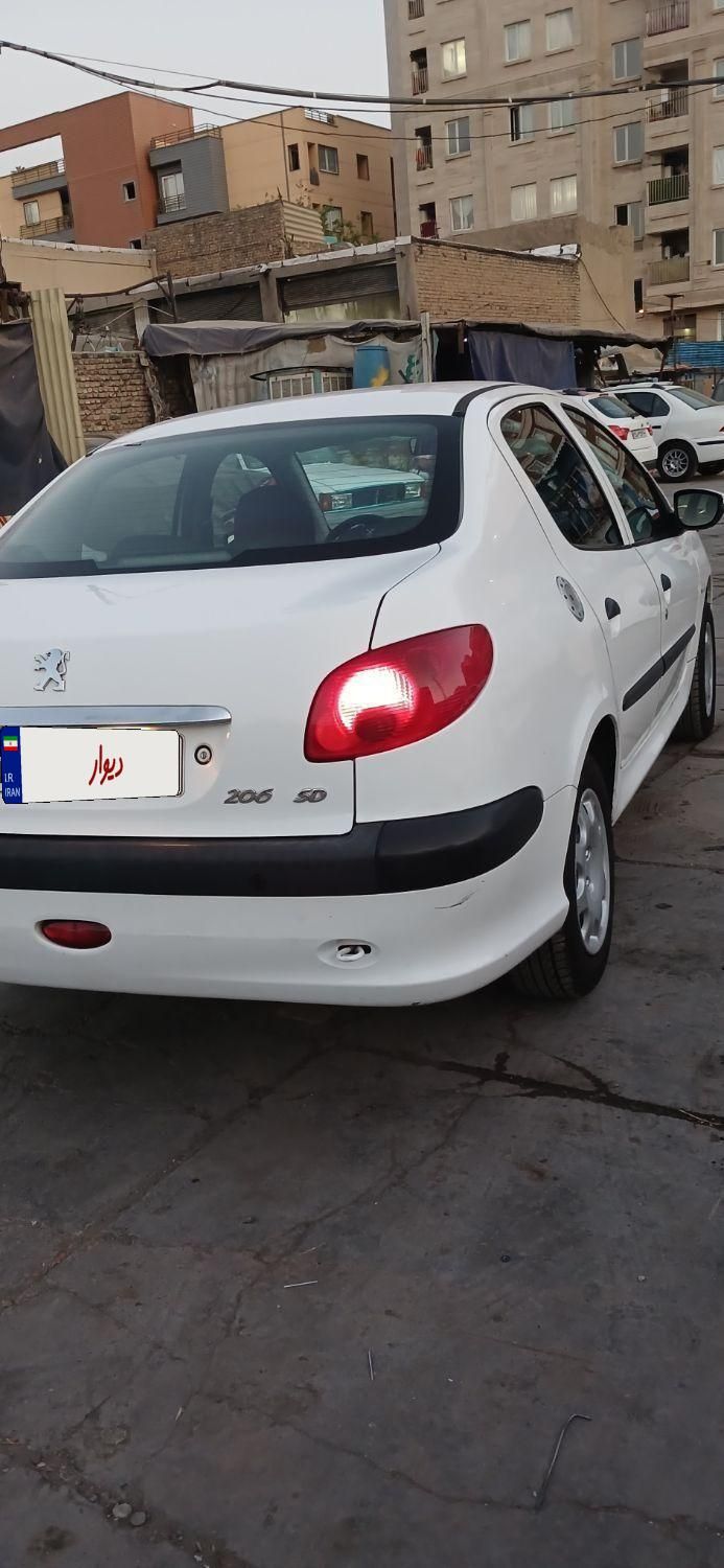 پژو ۲۰۶ صندوق دار v8 - 1397