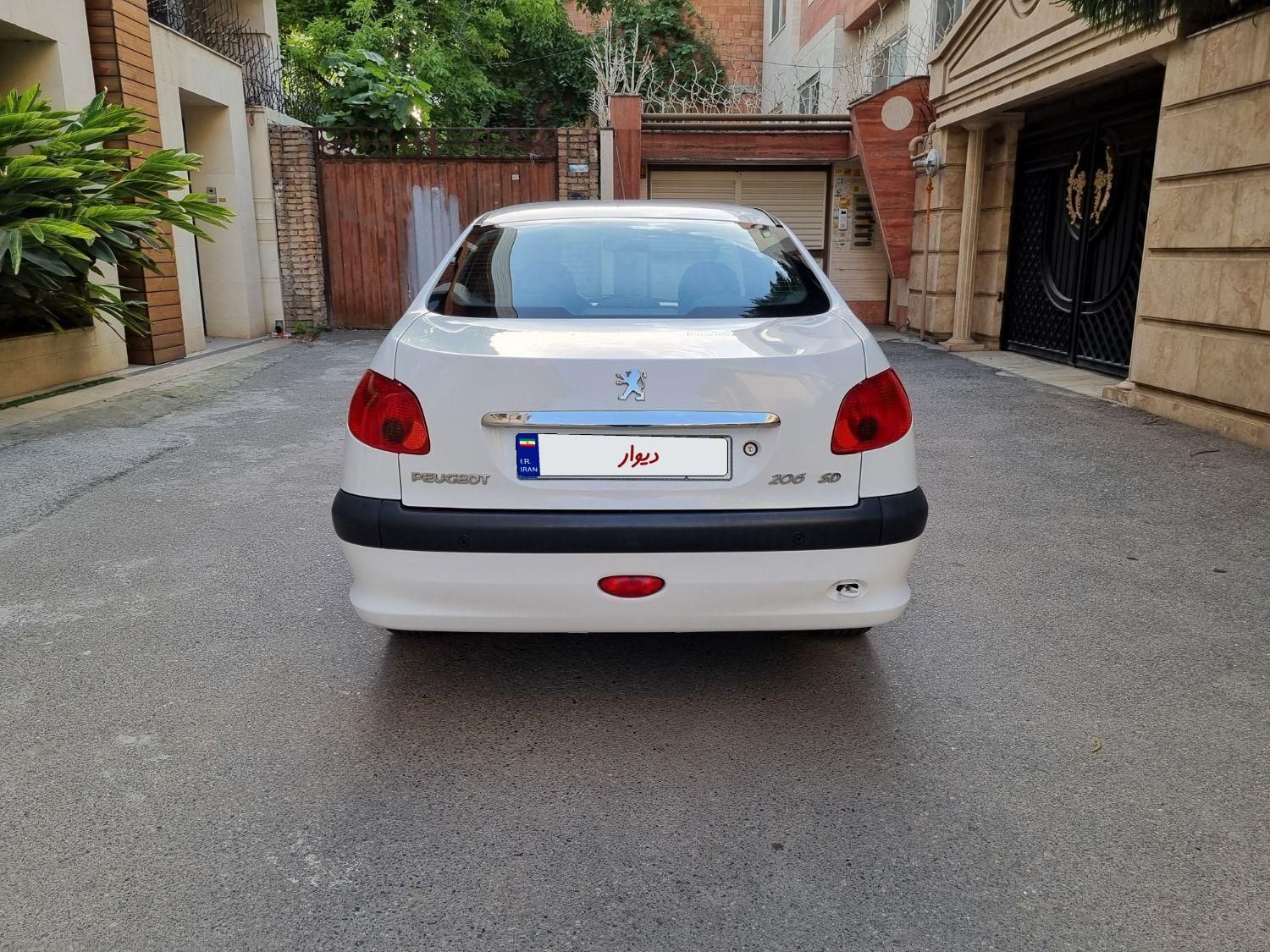 پژو ۲۰۶ صندوق دار v8 - 1396